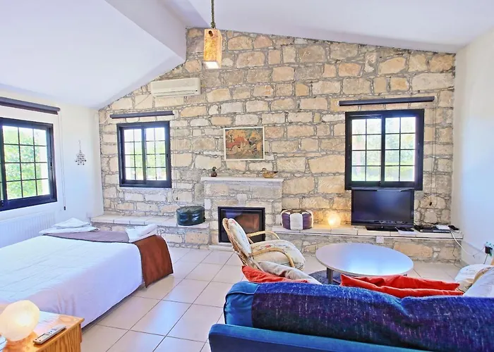 Maria Latchi וילה