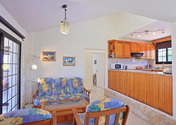 Maria Latchi וילה