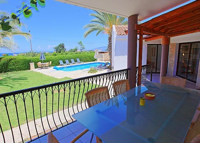 Maria Latchi * Polis