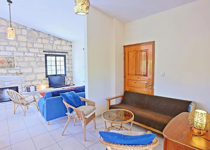 Maria Latchi וילה